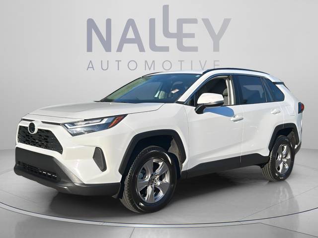 2022 Toyota RAV4 XLE FWD photo