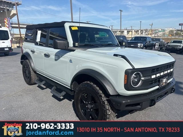 2021 Ford Bronco 4 Door Black Diamond 4WD photo