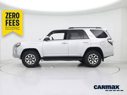 2020 Toyota 4Runner SR5 4WD photo