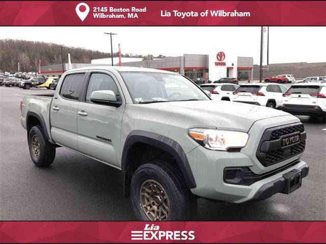 2022 Toyota Tacoma SR5 4WD photo