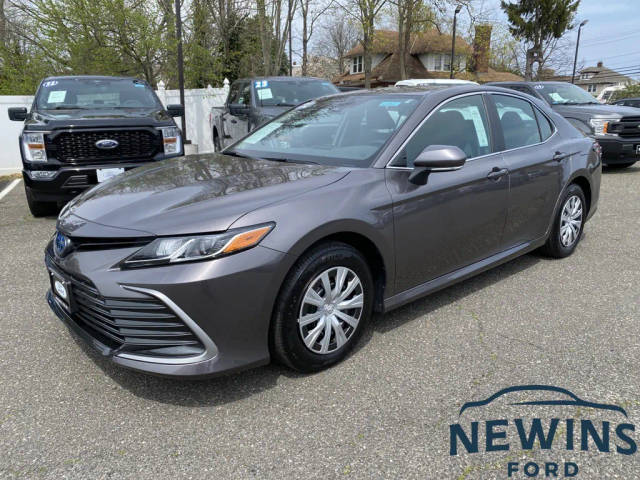 2022 Toyota Camry Hybrid LE FWD photo