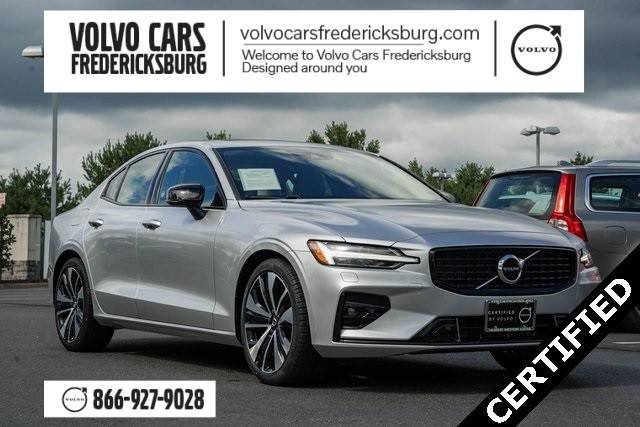 2022 Volvo S60 Momentum AWD photo