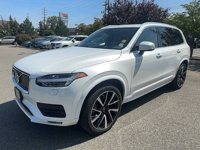 2022 Volvo XC90 Momentum AWD photo