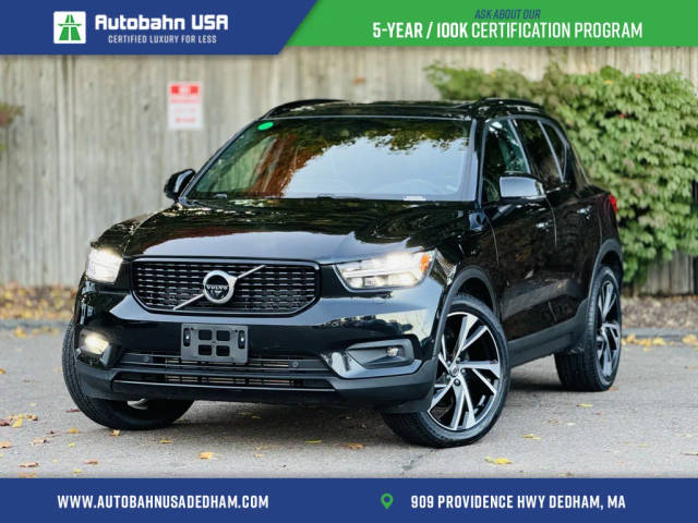 2022 Volvo XC40 R-Design AWD photo