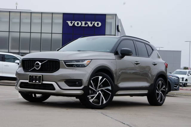 2022 Volvo XC40 R-Design AWD photo