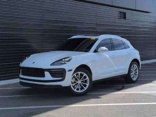 2022 Porsche Macan  AWD photo