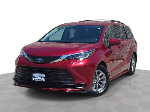 2022 Toyota Sienna LE AWD photo