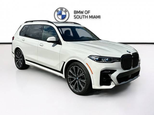 2022 BMW X7 M50i AWD photo