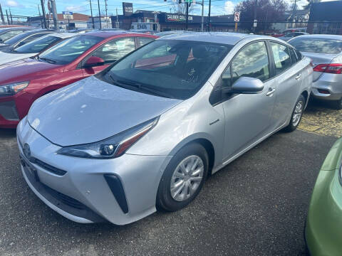 2021 Toyota Prius LE FWD photo