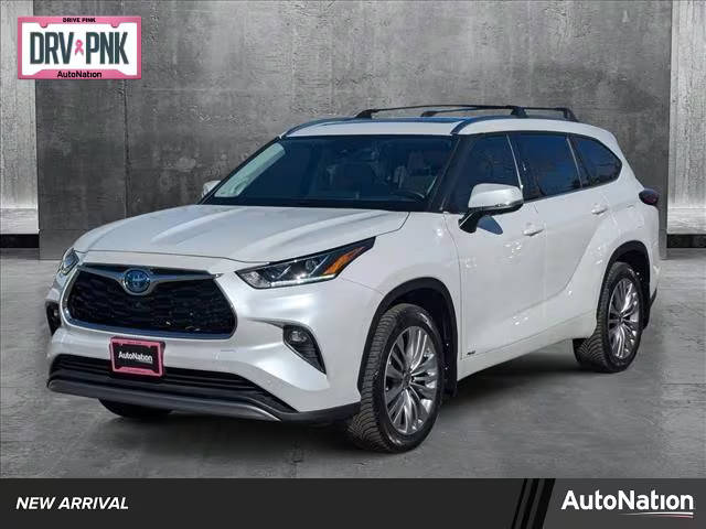 2022 Toyota Highlander Hybrid Platinum AWD photo