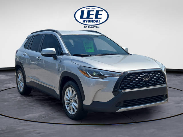 2022 Toyota Corolla Cross LE FWD photo