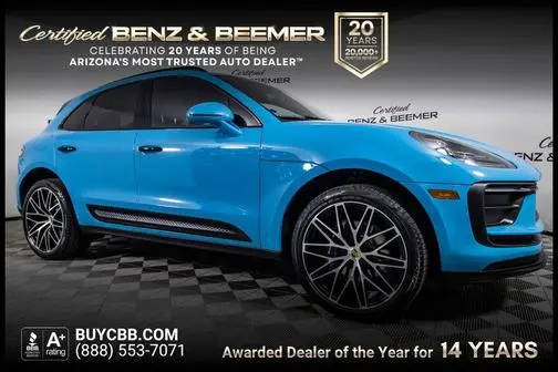2022 Porsche Macan AWD photo