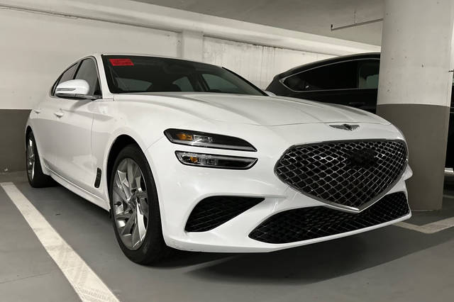 2022 Genesis G70 2.0T RWD photo