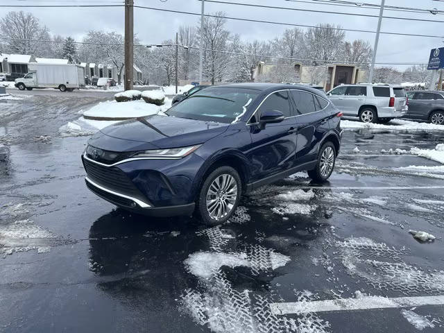 2022 Toyota Venza Limited AWD photo
