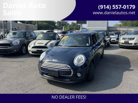 2015 MINI Hardtop 4 Door FWD photo