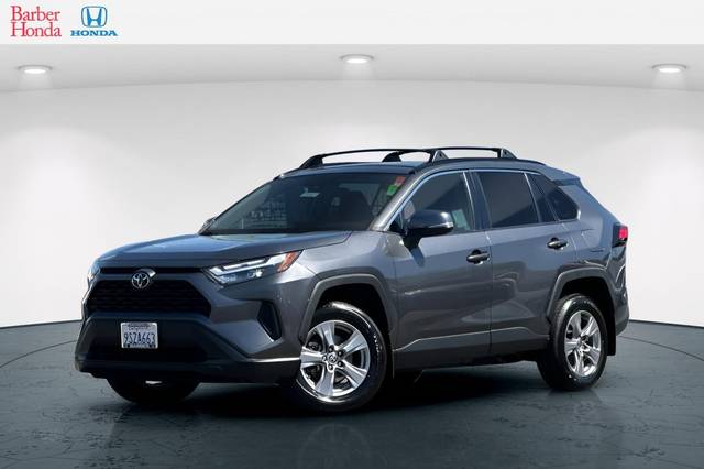 2022 Toyota RAV4 XLE FWD photo