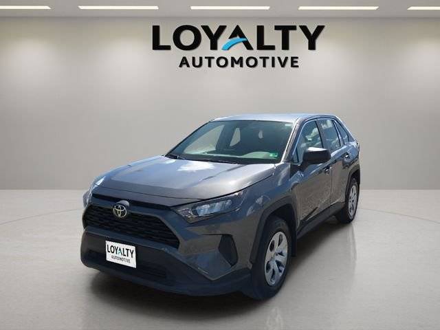 2022 Toyota RAV4 LE AWD photo