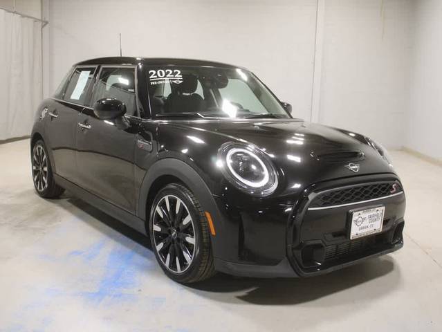 2022 MINI Hardtop 4 Door Cooper S FWD photo