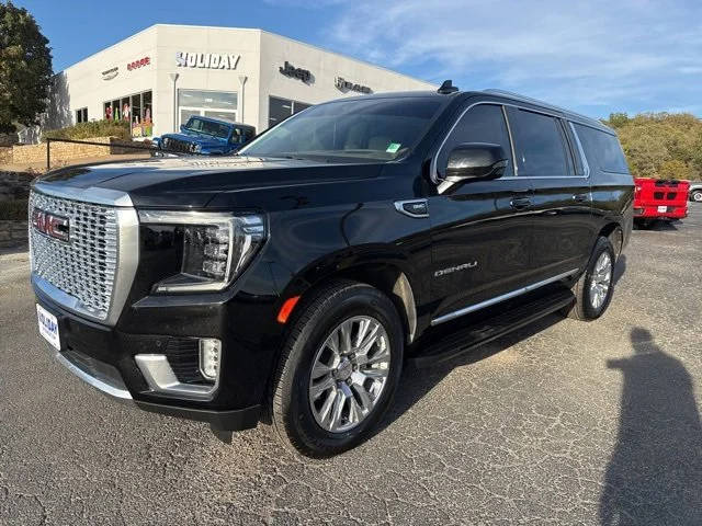 2022 GMC Yukon XL Denali 4WD photo