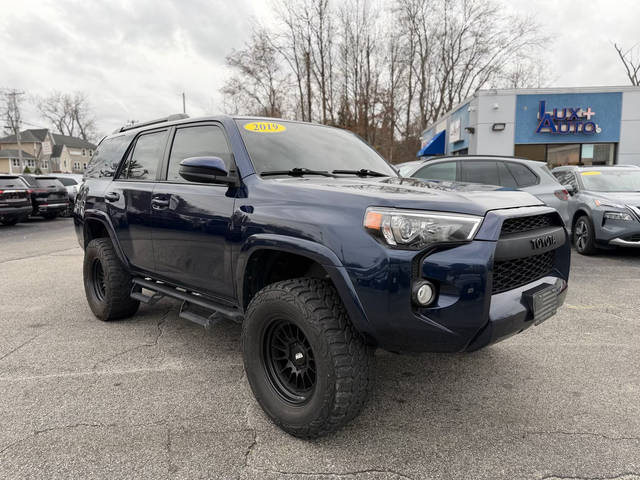 2019 Toyota 4Runner SR5 4WD photo