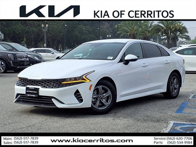 2022 Kia K5 LXS FWD photo