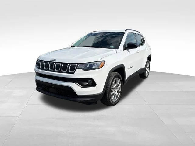 2022 Jeep Compass Latitude Lux 4WD photo