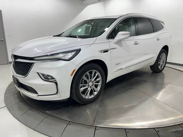 2022 Buick Enclave Avenir AWD photo