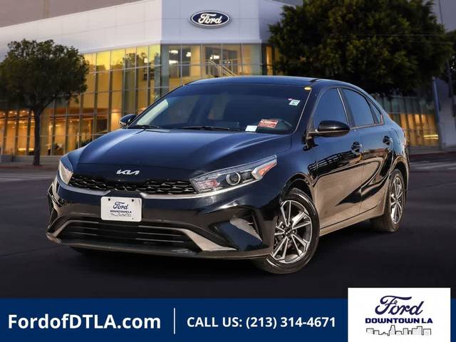 2022 Kia Forte LXS FWD photo