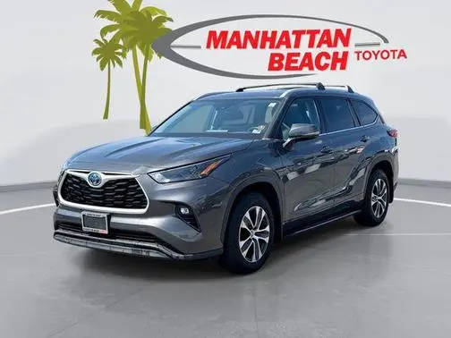 2022 Toyota Highlander Hybrid XLE FWD photo