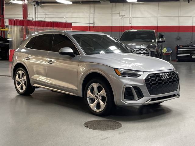 2022 Audi Q5 S line Prestige AWD photo