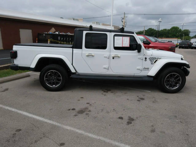 2022 Jeep Gladiator Overland 4WD photo