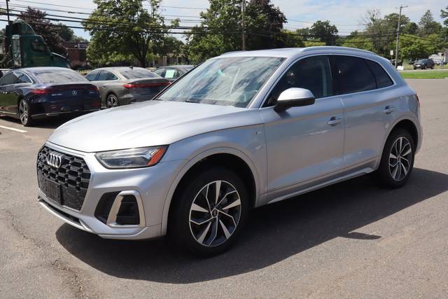 2022 Audi Q5 S line Premium AWD photo