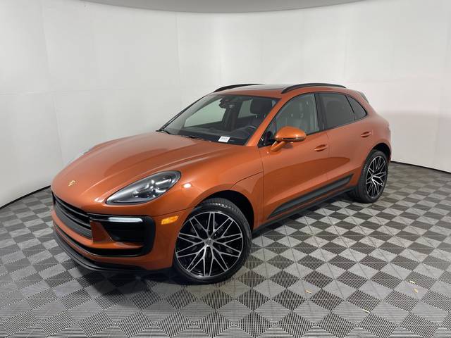 2022 Porsche Macan AWD photo