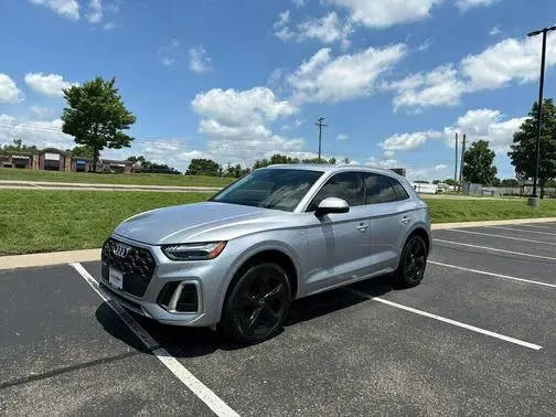 2022 Audi Q5 S line Prestige AWD photo
