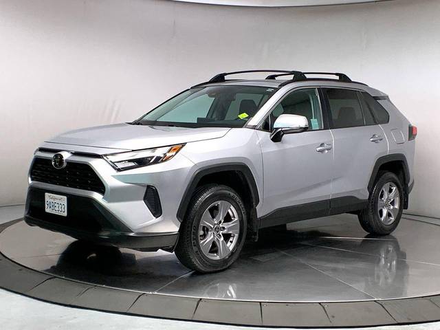 2022 Toyota RAV4 XLE AWD photo