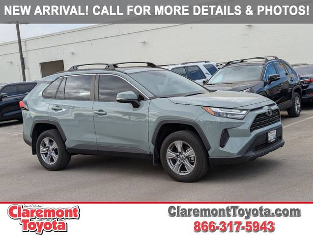 2022 Toyota RAV4 XLE FWD photo