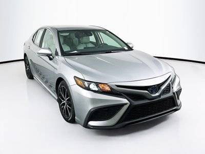 2022 Toyota Camry Hybrid SE FWD photo