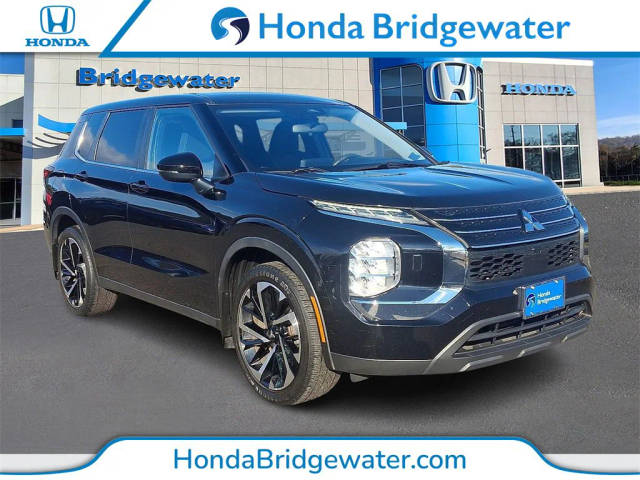 2022 Mitsubishi Outlander ES 4WD photo