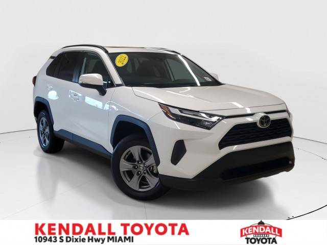 2022 Toyota RAV4 XLE FWD photo