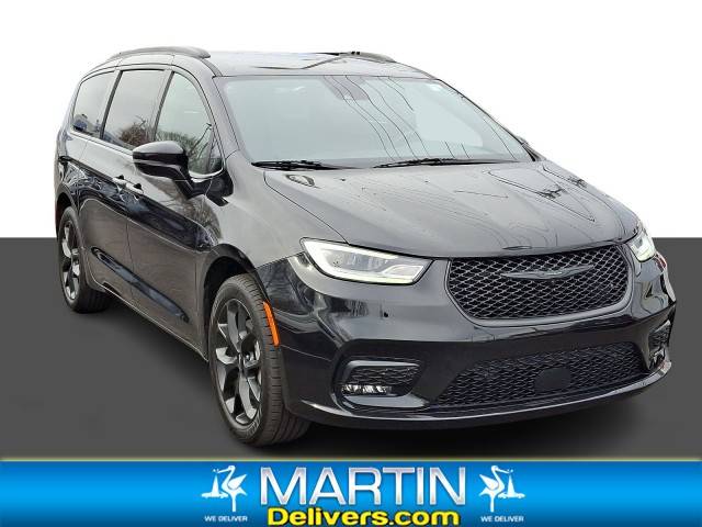 2022 Chrysler Pacifica Minivan Touring L AWD photo