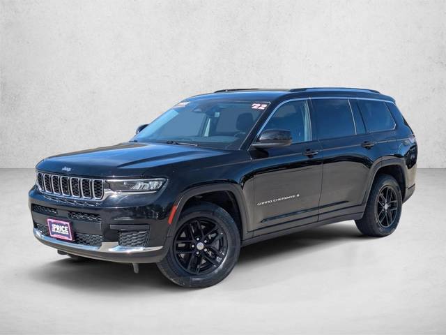 2022 Jeep Grand Cherokee L Laredo 4WD photo