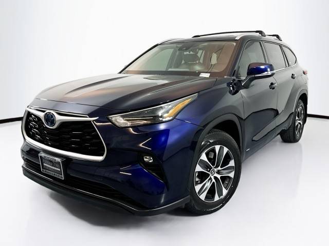 2022 Toyota Highlander Hybrid XLE AWD photo