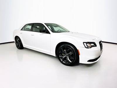 2022 Chrysler 300 Touring RWD photo