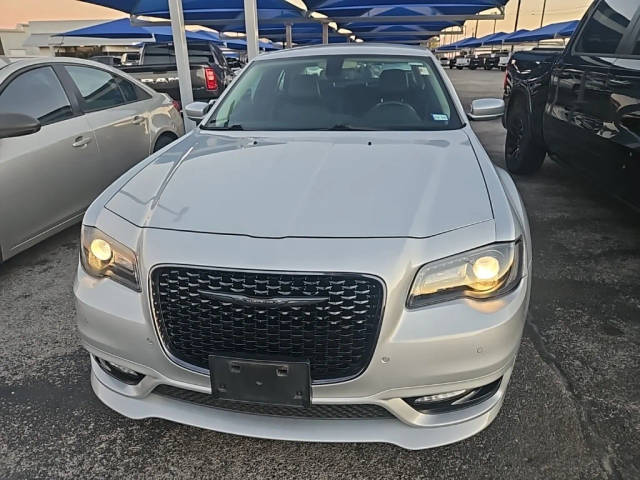 2022 Chrysler 300 Touring L RWD photo