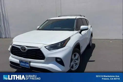 2022 Toyota Highlander LE FWD photo