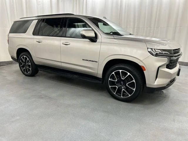 2022 Chevrolet Suburban RST 4WD photo