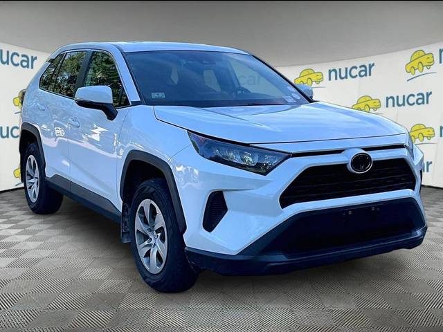 2022 Toyota RAV4 LE AWD photo