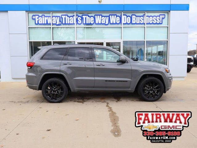 2022 Jeep Grand Cherokee Laredo X 4WD photo