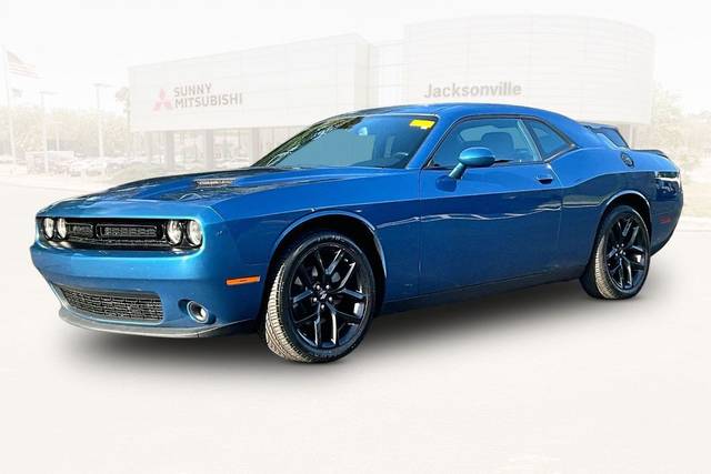 2022 Dodge Challenger SXT RWD photo