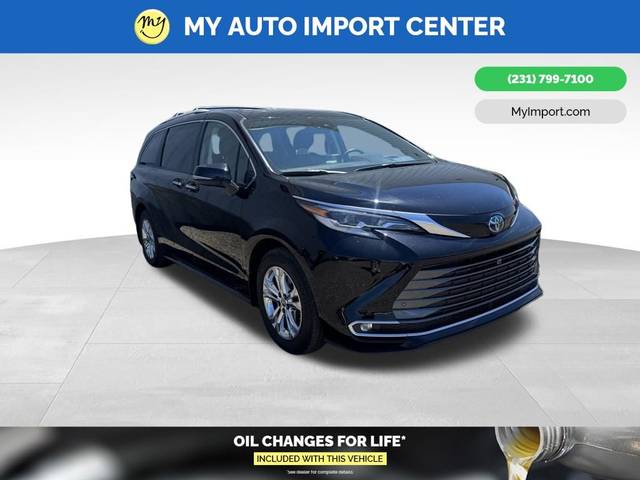 2022 Toyota Sienna Platinum AWD photo